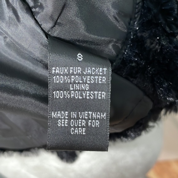 Faux Fur Short Jacket
💥Final Price💥 - Picture 6 of 8